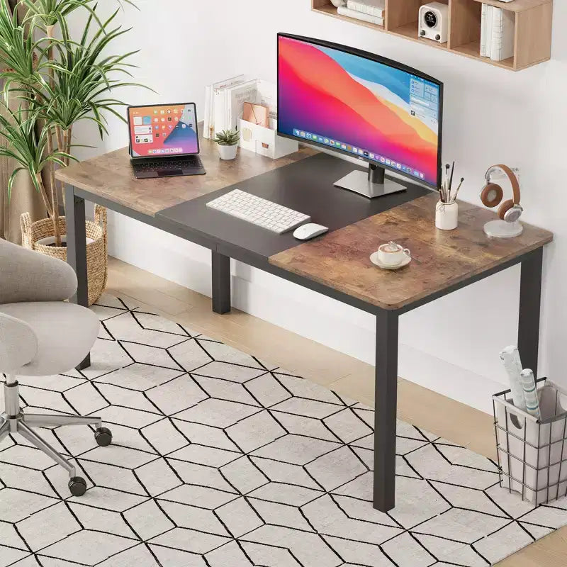 Grande scrivania per ufficio, struttura in metallo nero, scrivania moderna e semplice per gaming e postazione di lavoro per studio e ufficio domestico.