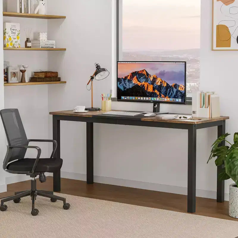Grande scrivania per ufficio, struttura in metallo nero, scrivania moderna e semplice per gaming e postazione di lavoro per studio e ufficio domestico.