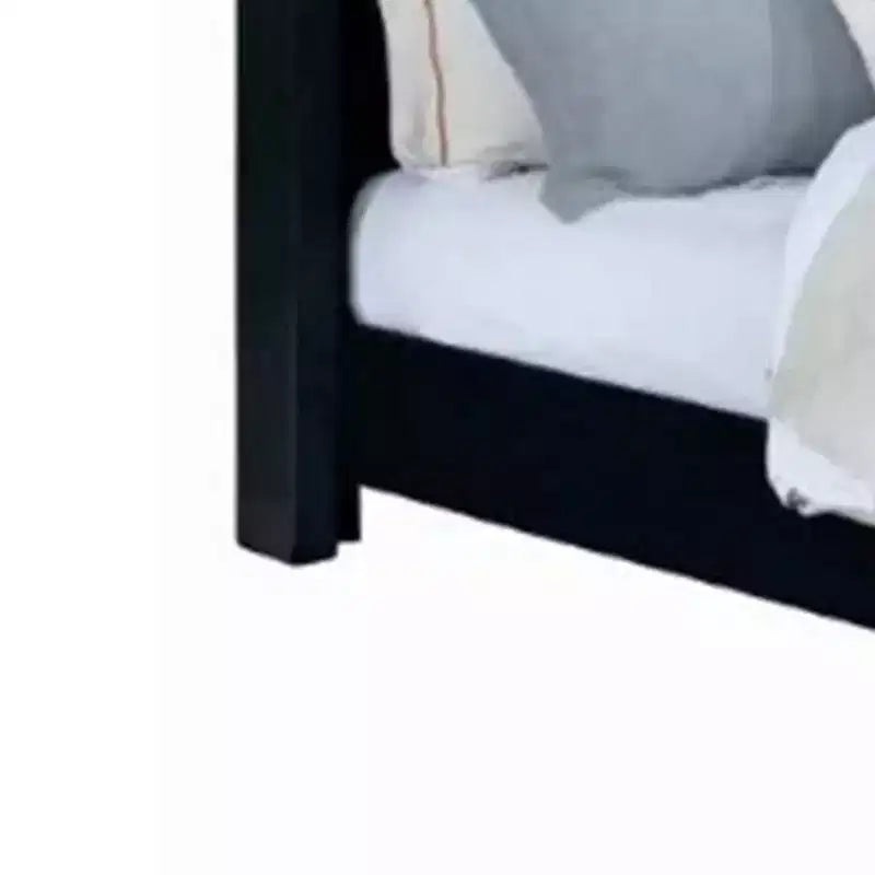 Letto matrimoniale, testiera con alette rivestita in velluto nero