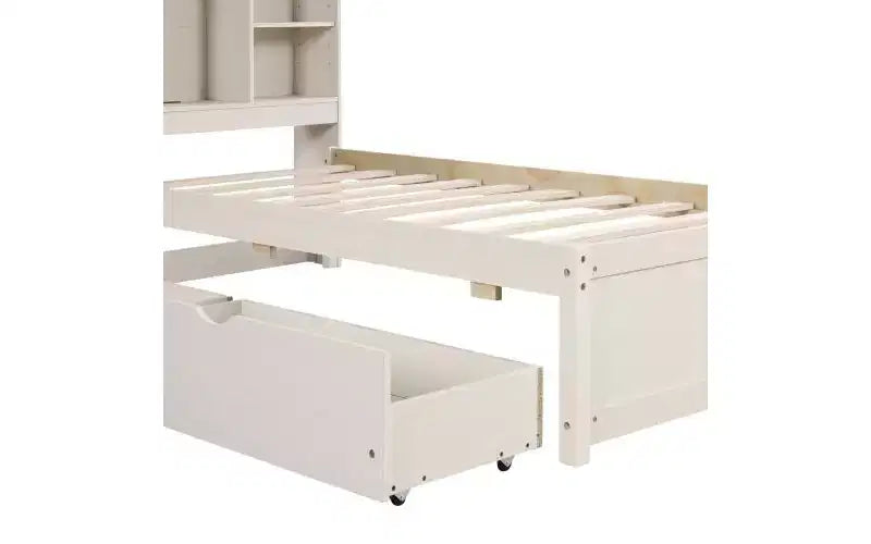 Struttura letto matrimoniale moderna da 87 pollici con testiera a due livelli stile libreria, porte USB integrate e due cassetti. Effetto sbiancato