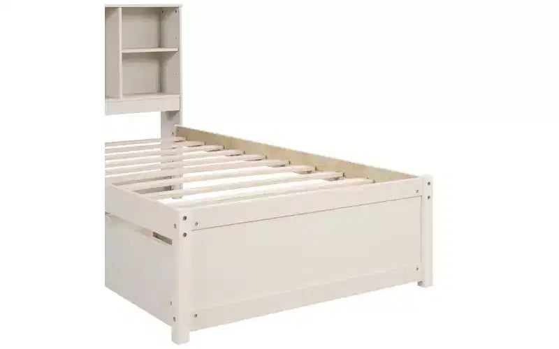 Struttura letto matrimoniale moderna da 87 pollici con testiera a due livelli stile libreria, porte USB integrate e due cassetti. Effetto sbiancato